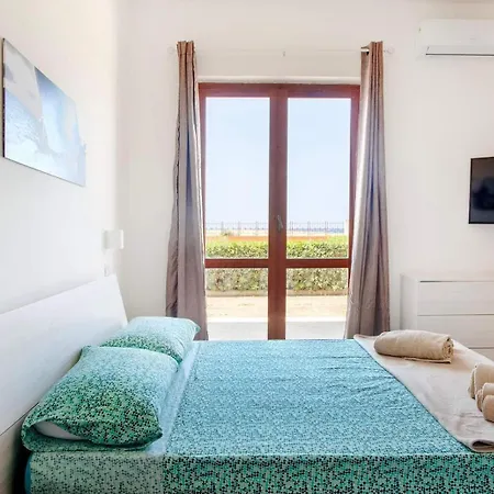 Seafront Daire Solanas (Cagliari)